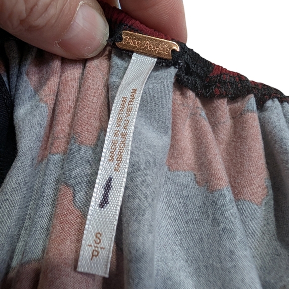 🌹 Free People Black & Crimson Floral Ruffle Flare Jumpsuit – S - Picture 2 of 9